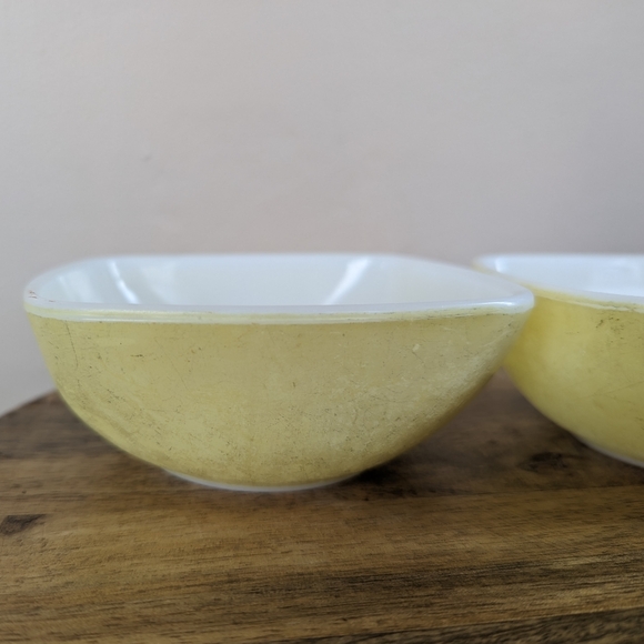 VINTAGE Pyrex 410 Square Hostess Bowl, 12 Ounces, Primary Yellow (Set of 2) - Picture 7 of 13